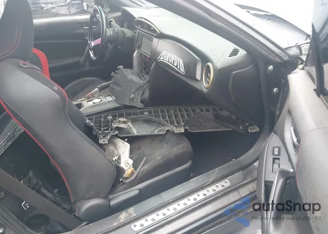 2013 Scion Fr-S z USA, uszkodzony, nr VIN JF1ZNAA18D1715328